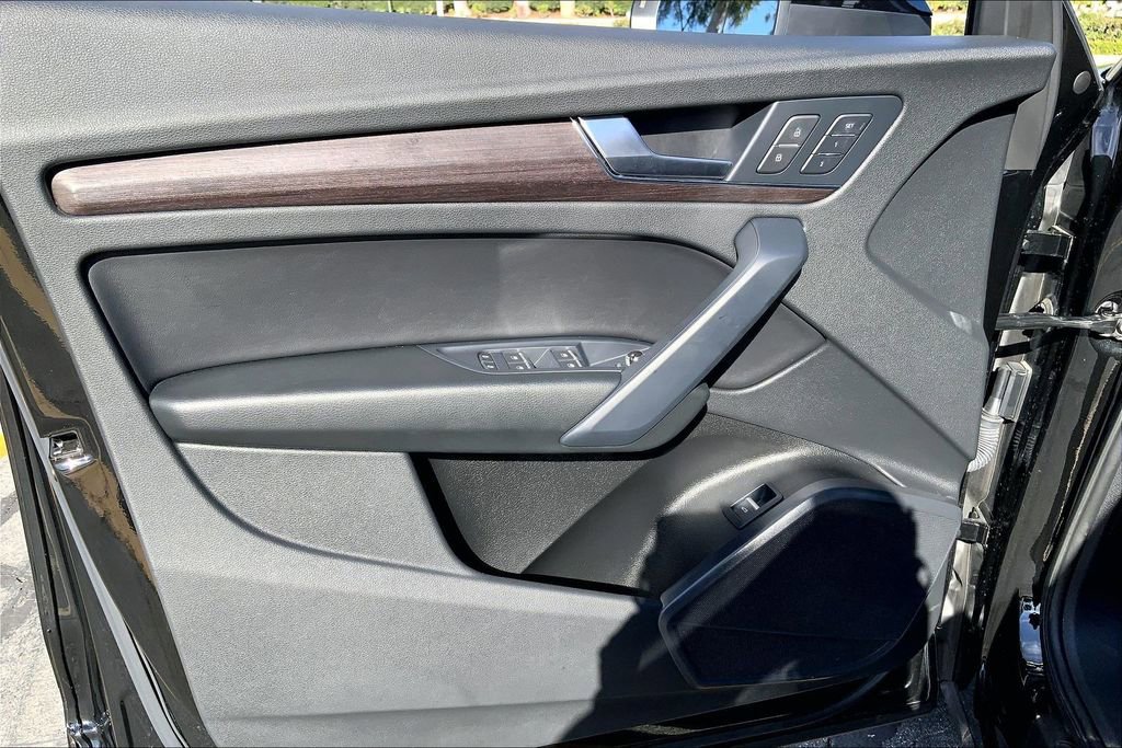 Used 2022 Audi Q5 2.0T Premium w/ Convenience Package image 21