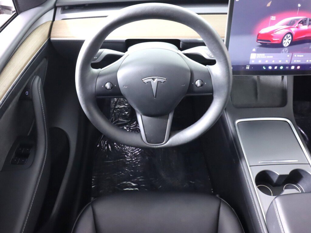 Used 2024 Tesla Model Y Long Range image 31