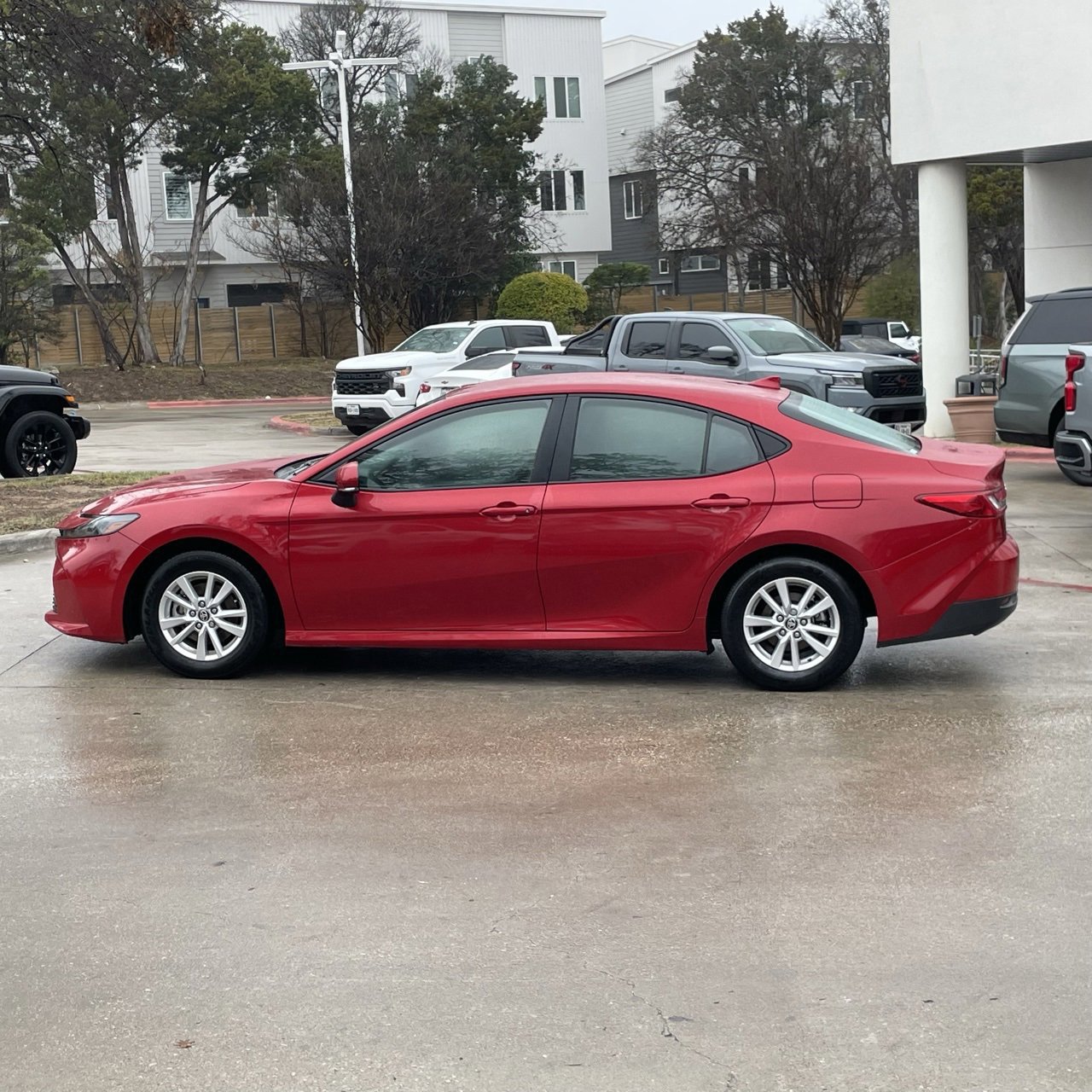 Used 2025 Toyota Camry LE image 3