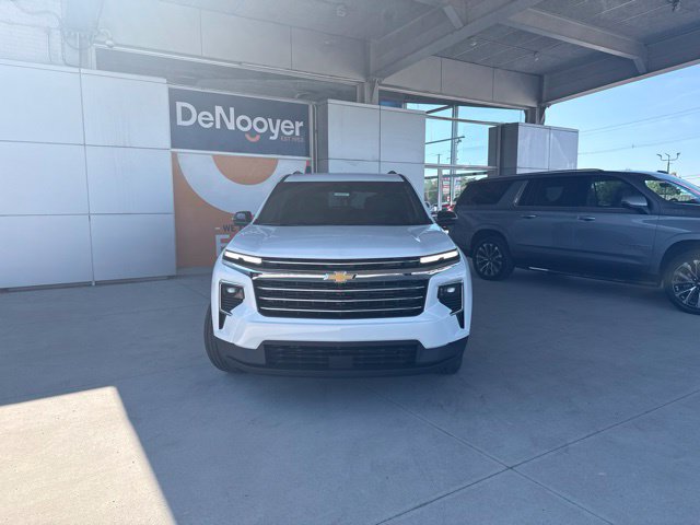 New 2026 Chevrolet Traverse LT w/ Driver Confidence Package AWD/4WD image 2