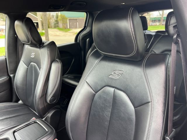 Used 2024 Chrysler Pacifica Limited FWD image 14