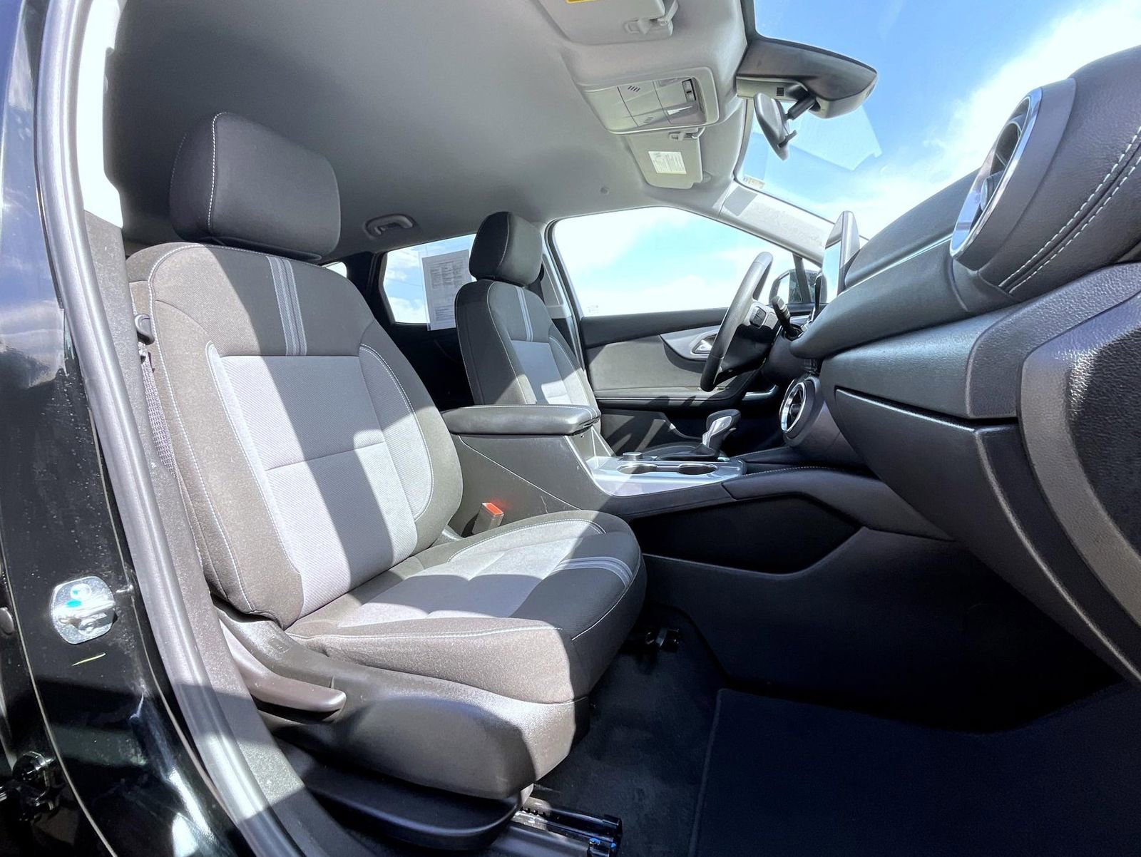 Used 2025 Chevrolet Blazer LT AWD/4WD image 16