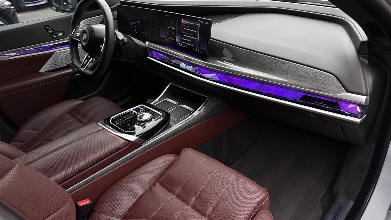 Used 2023 BMW i7 xDrive60 AWD/4WD image 30