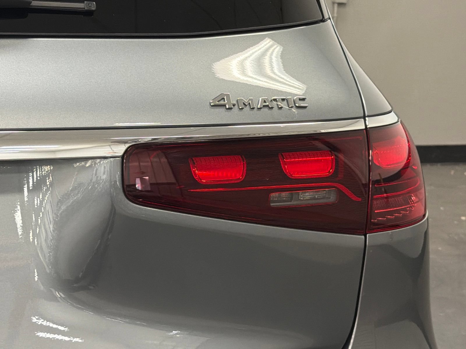 Used 2026 Mercedes-Benz GLS 450 4MATIC w/ AMG Line Exterior image 15