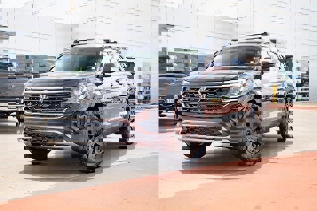 New 2025 Volkswagen Atlas Cross Sport SE image 2