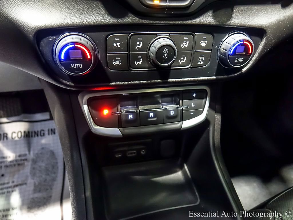 Used 2024 GMC Terrain SLT w/ Infotainment Package II image 25