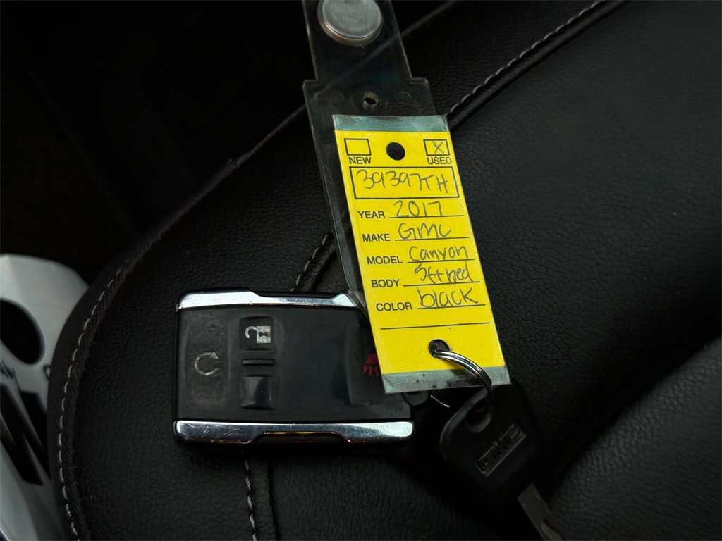 Used 2017 GMC Canyon SLT w/ Driver Alert Package image 34