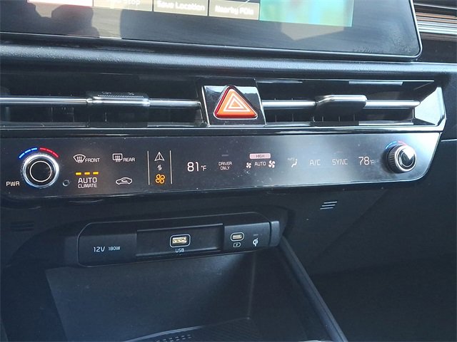 Certified 2023 Kia Niro EX image 17