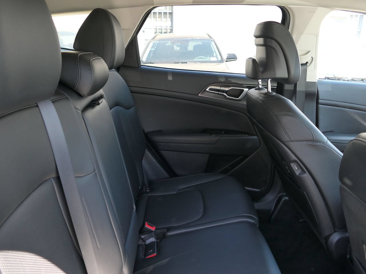 Used 2023 Kia Sportage EX FWD image 24
