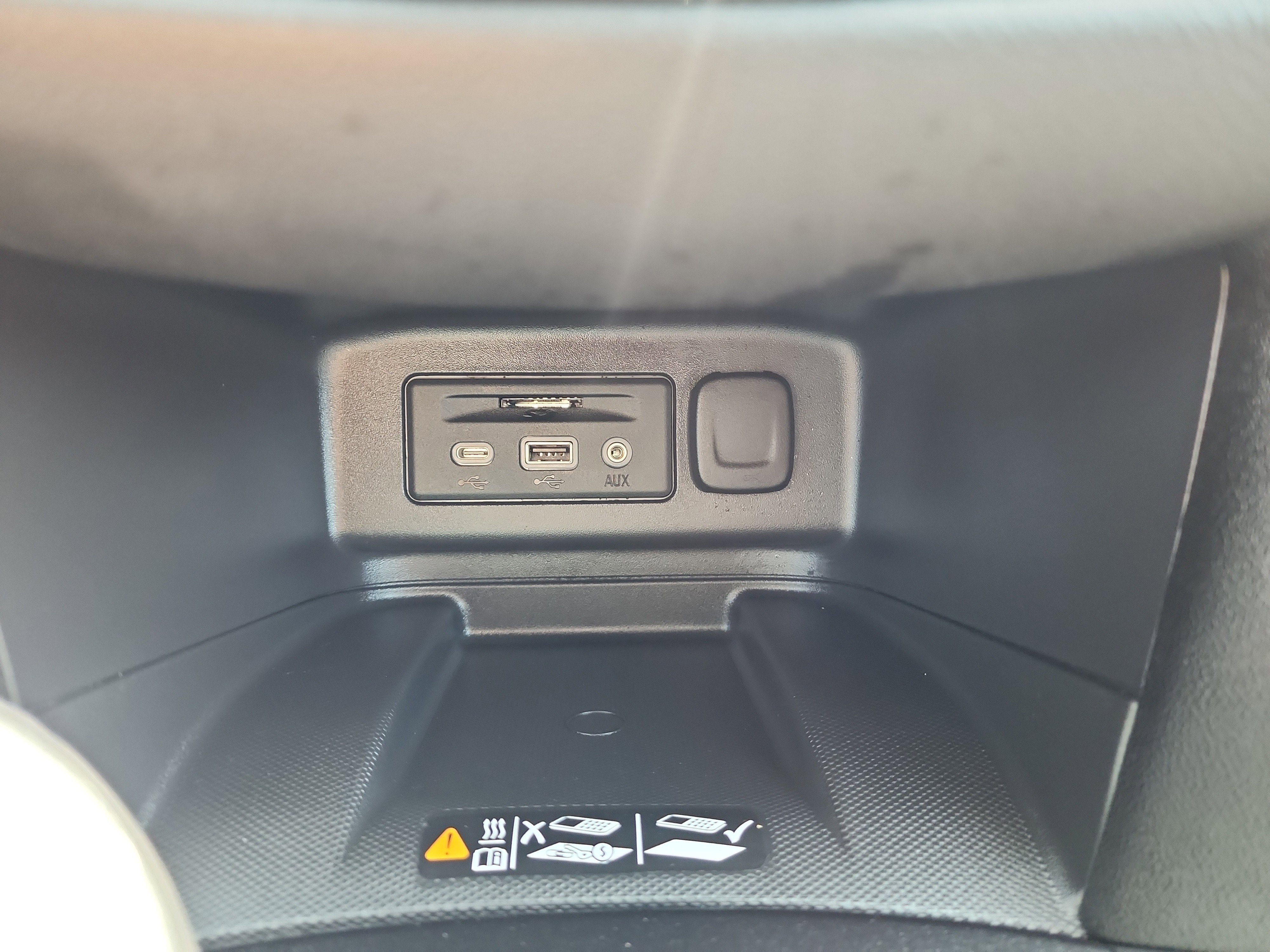 Certified 2024 Chevrolet Equinox Premier AWD/4WD image 16