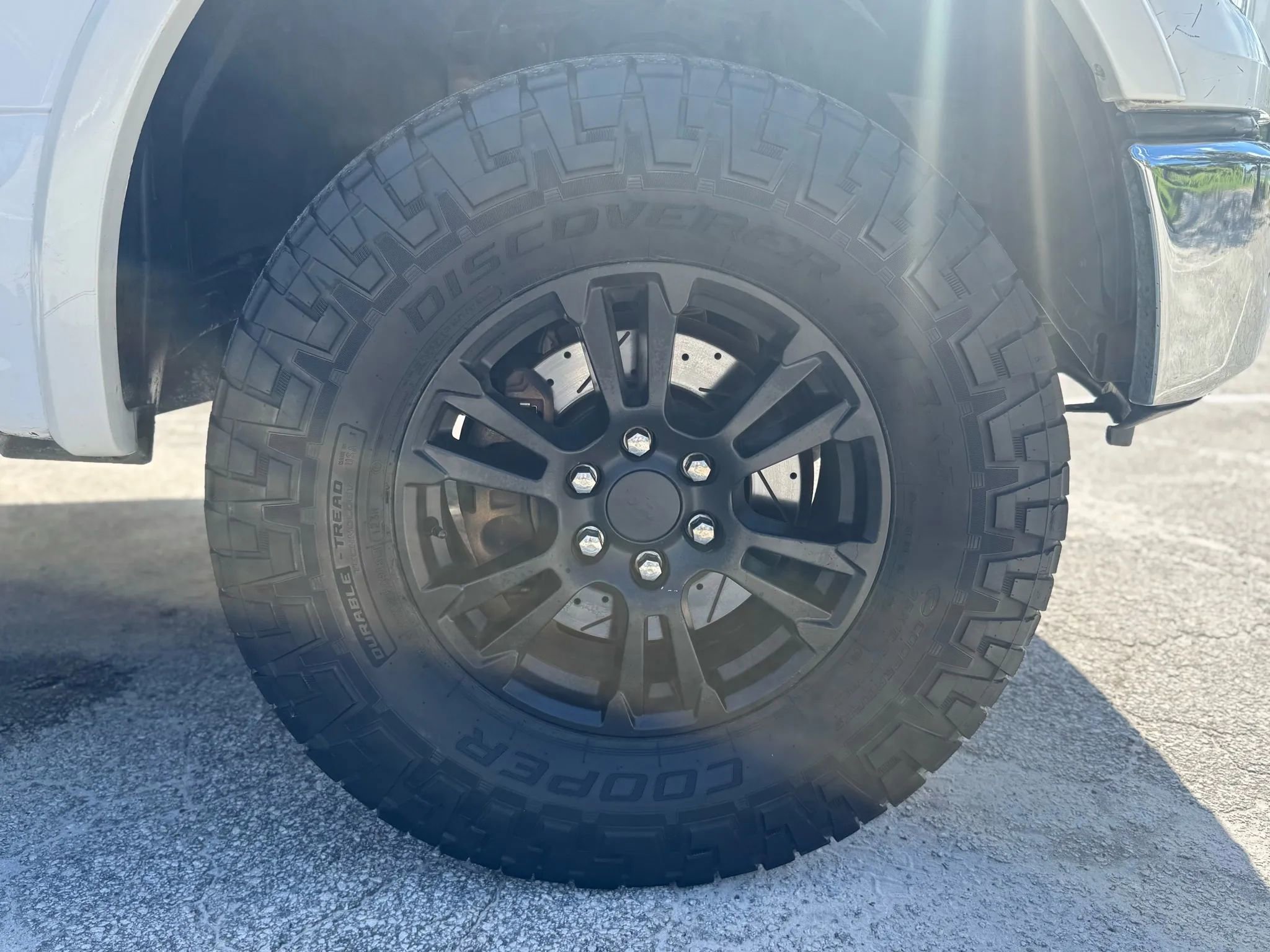 Used 2017 Ford F150 Lariat image 14