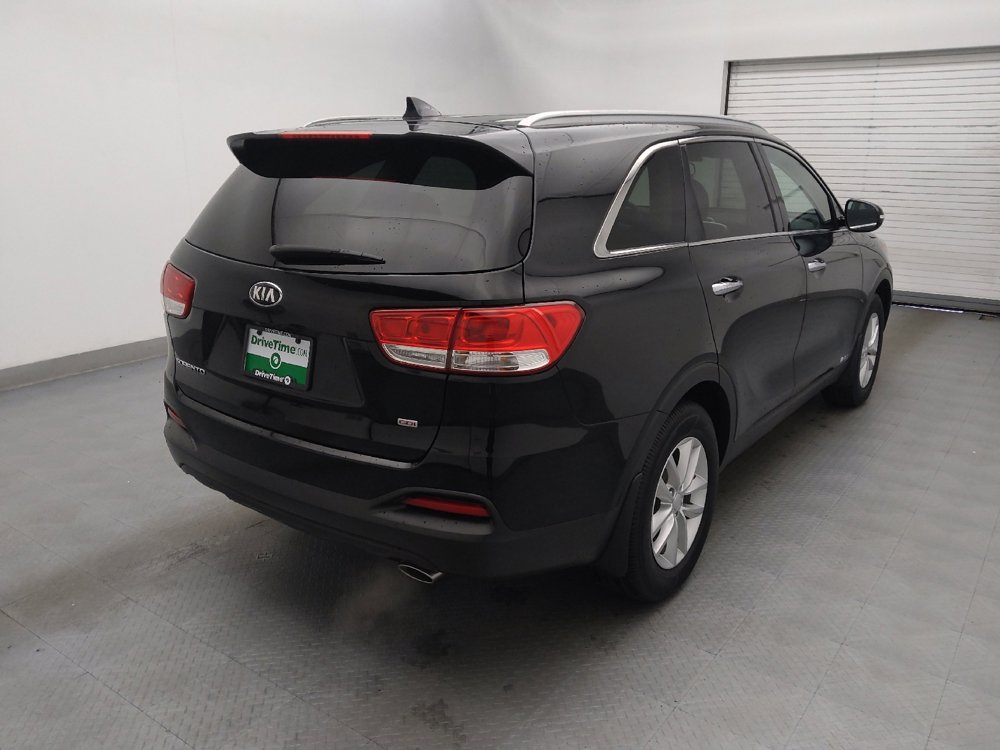 Used 2018 Kia Sorento LX image 9
