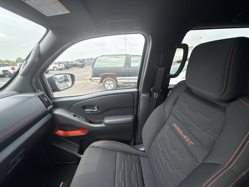Used 2025 Nissan Frontier PRO-4X w/ Pro Convenience Package AWD/4WD image 15