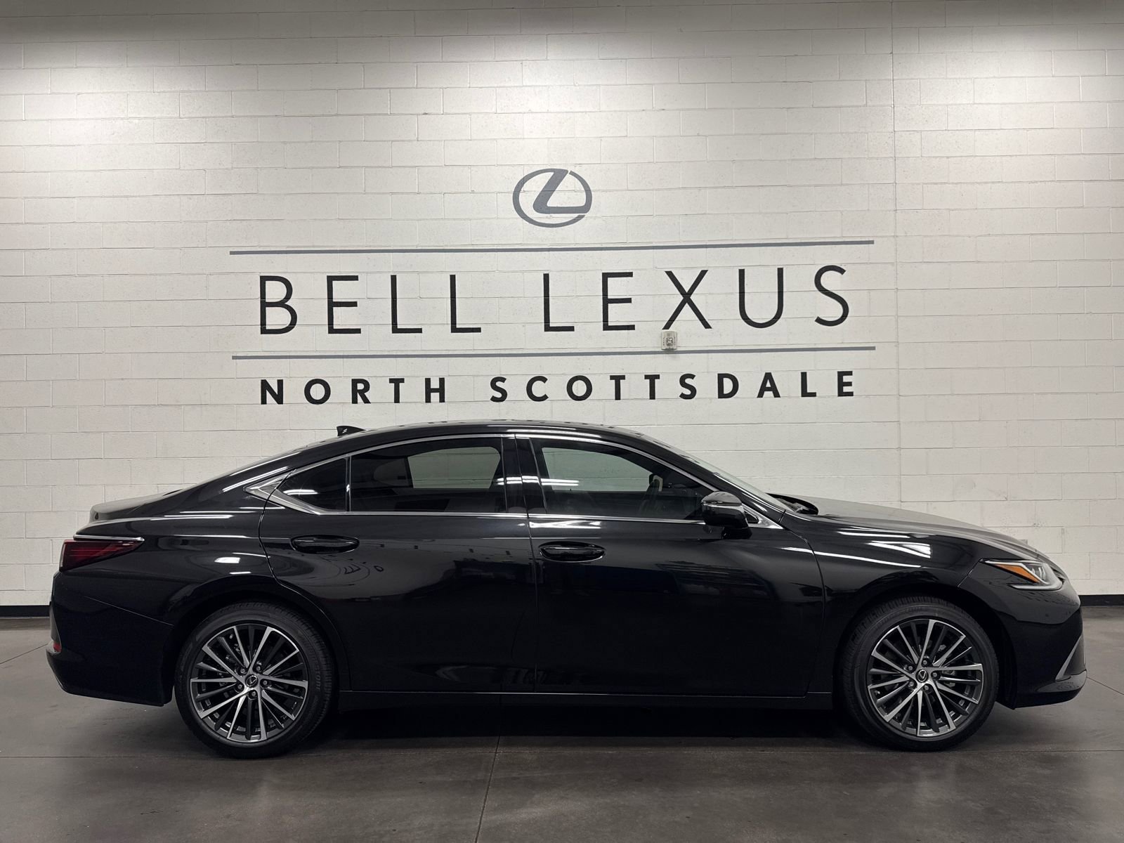 New 2025 Lexus ES 350 350 image 2