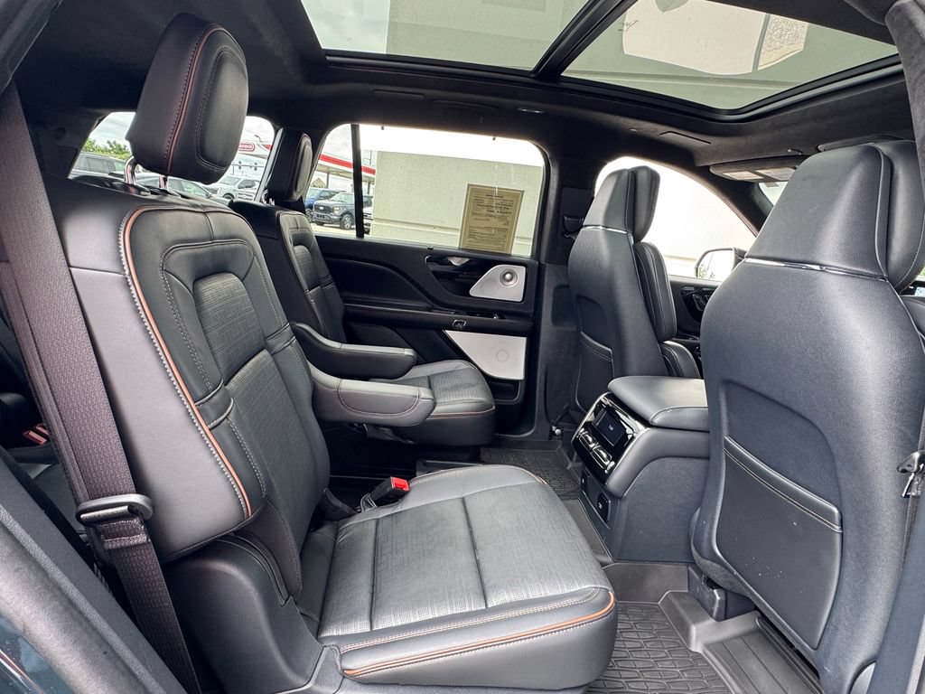 Used 2025 Lincoln Aviator Black Label AWD/4WD image 33