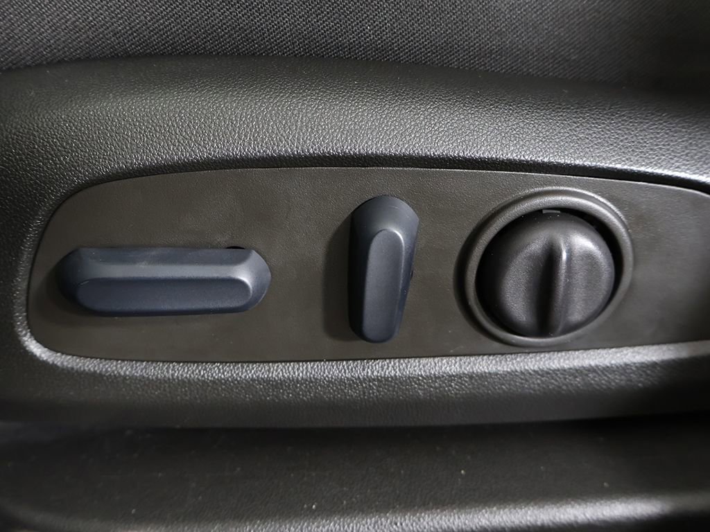 Used 2022 Chevrolet Equinox LT AWD/4WD image 32