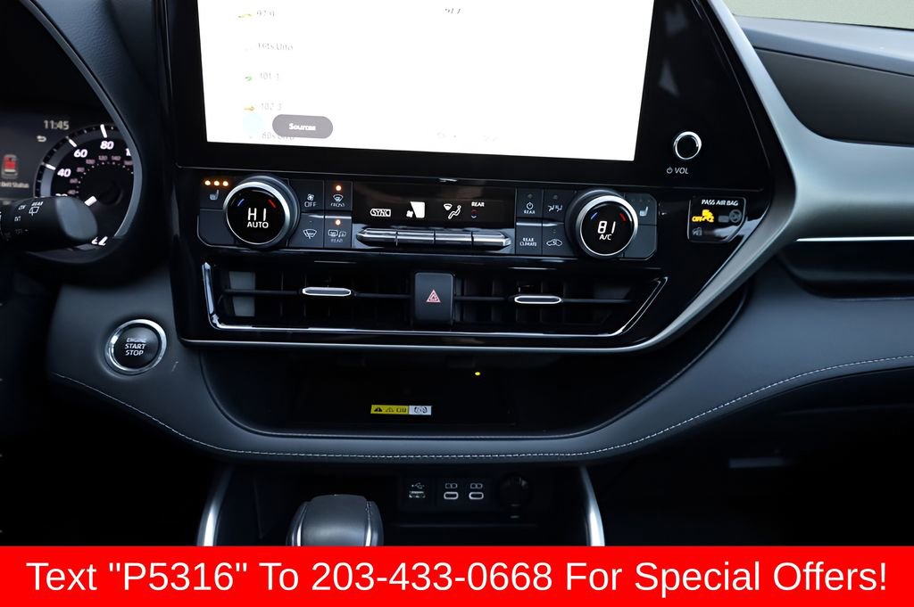 Used 2023 Toyota Highlander XLE AWD/4WD image 41