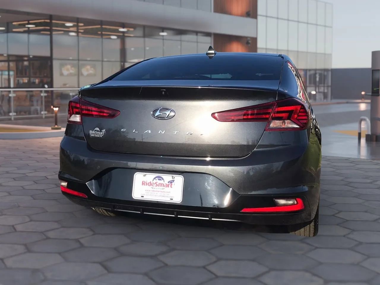 Used 2020 Hyundai Elantra Value Edition w/ Cargo Package (C1) image 10