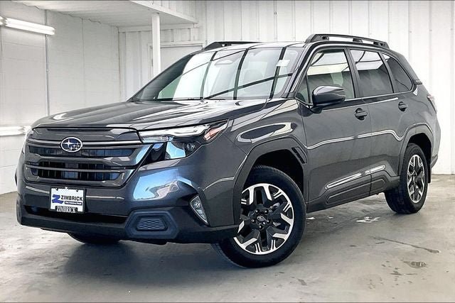 Used 2025 Subaru Forester Premium AWD/4WD image 2