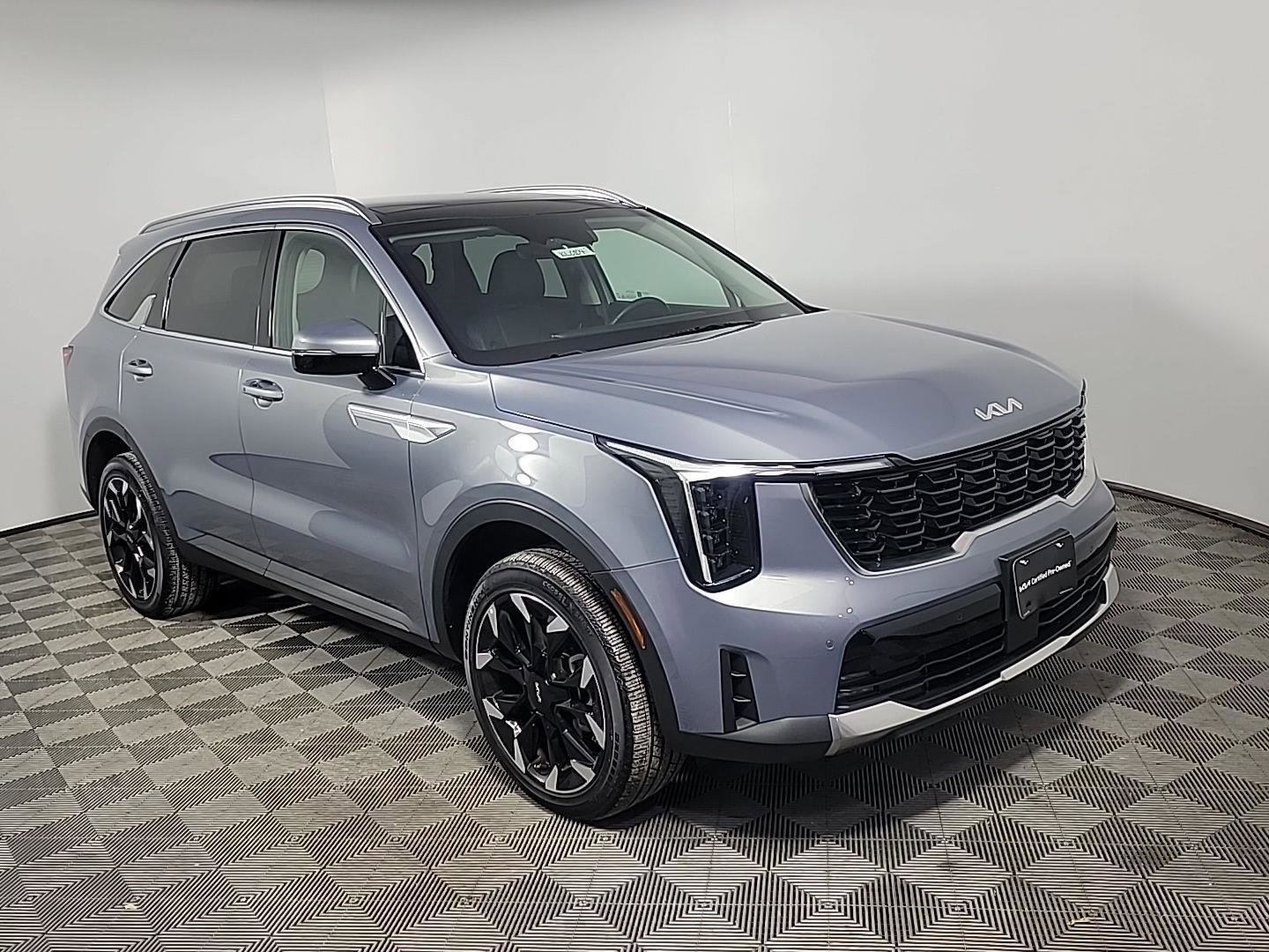 Used 2025 Kia Sorento EX w/ Panoramic Sunroof Package