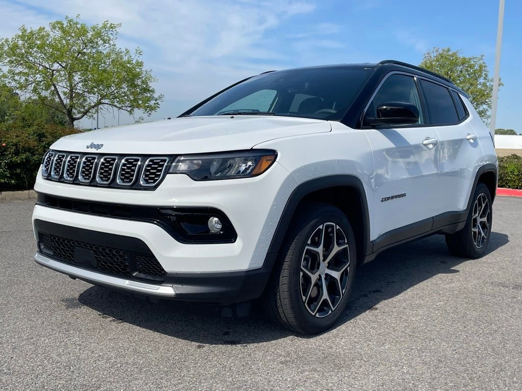 Used 2024 Jeep Compass Limited AWD/4WD image 3