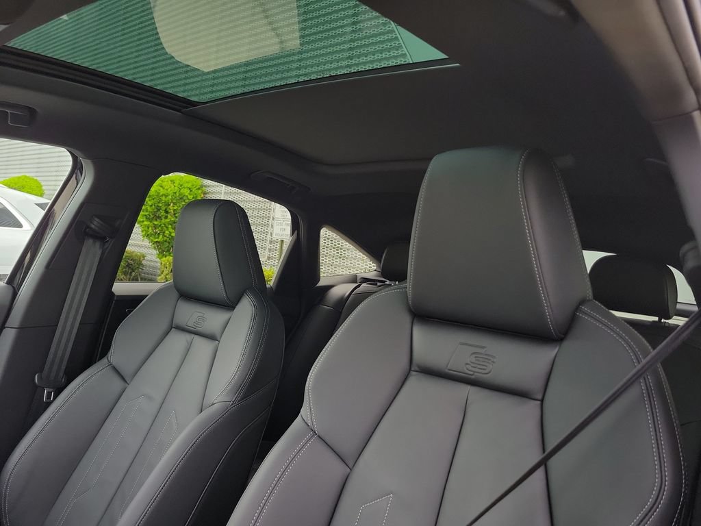 Certified 2024 Audi Q4 e-tron Premium Plus w/ Premium Plus AWD/4WD image 17