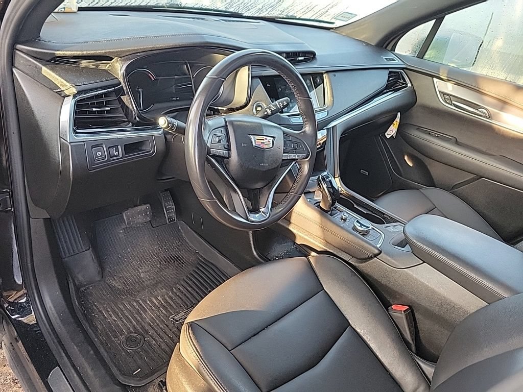 Used 2024 Cadillac XT6 Luxury AWD/4WD image 7