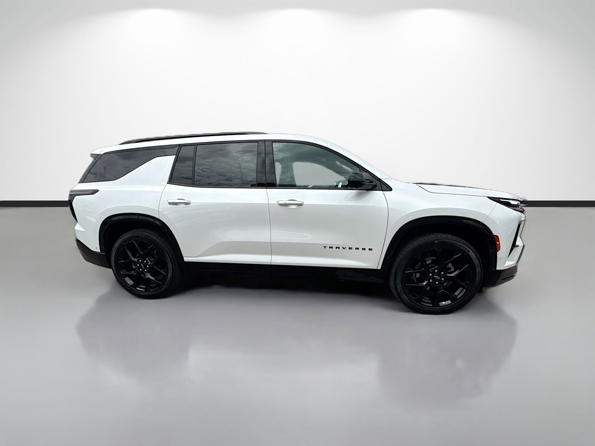 Used 2024 Chevrolet Traverse RS w/ LPO, Floor Liner Package image 2