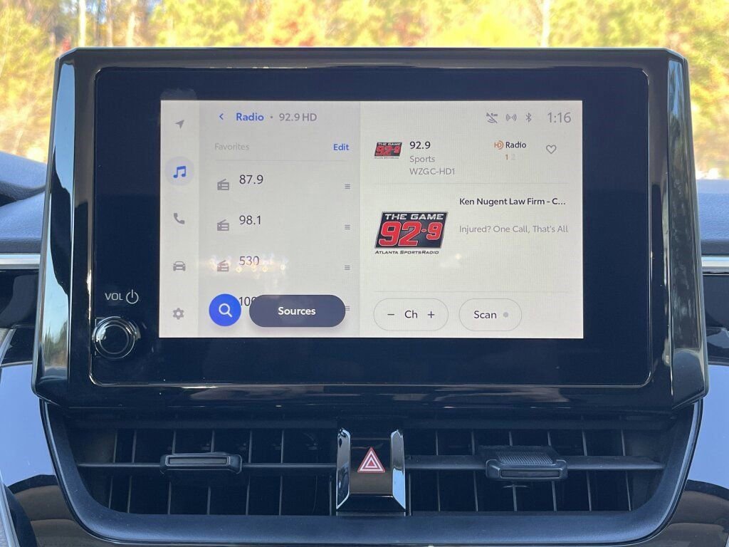 Used 2024 Toyota Corolla LE image 4