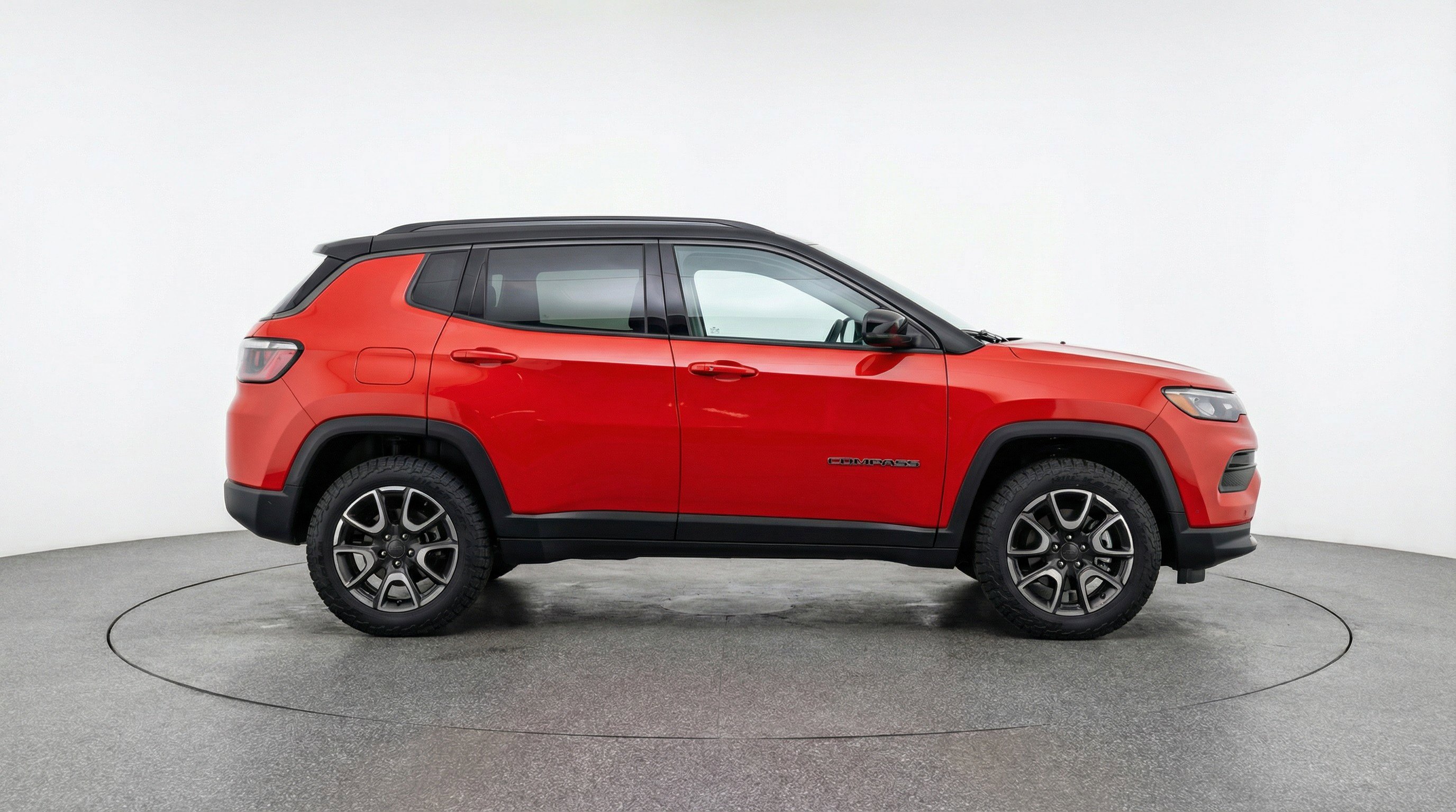 Used 2025 Jeep Compass Trailhawk image 11