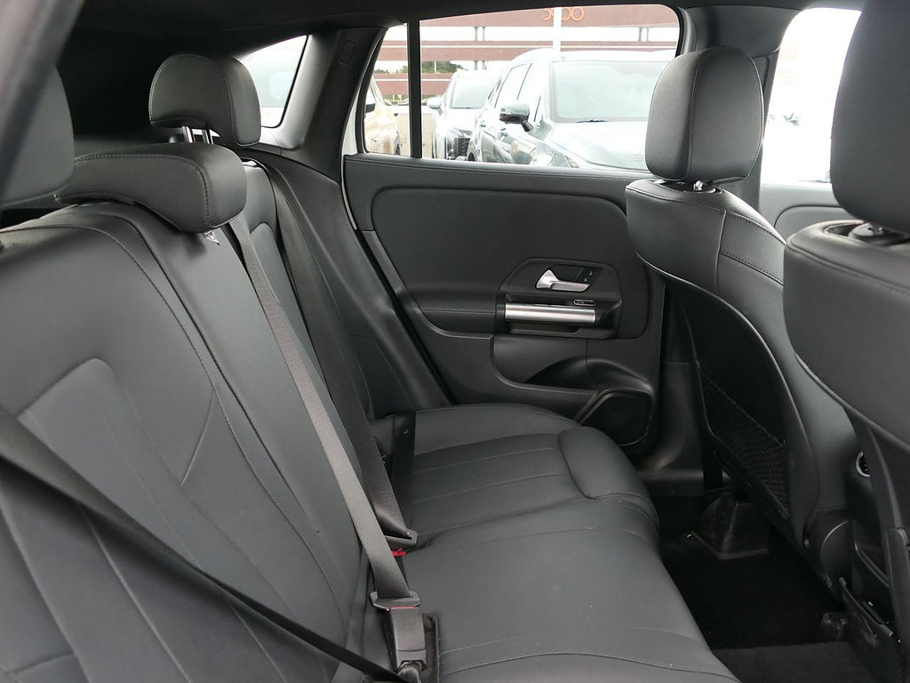 Used 2025 Mercedes-Benz GLA 250 image 22