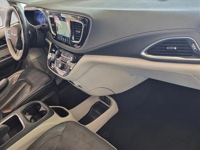 Used 2019 Chrysler Pacifica Limited FWD image 19