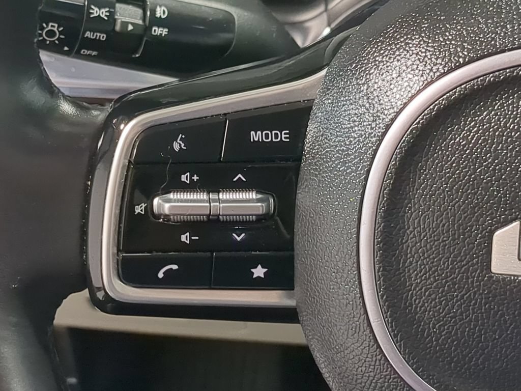 Used 2024 Kia Carnival SX Prestige FWD image 23
