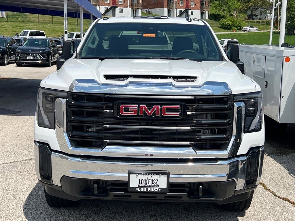 New 2025 GMC Sierra 2500 Pro w/ Convenience Package image 2