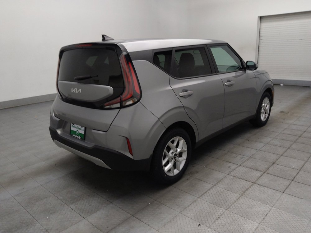 Used 2023 Kia Soul LX w/ LX Technology Package FWD image 9