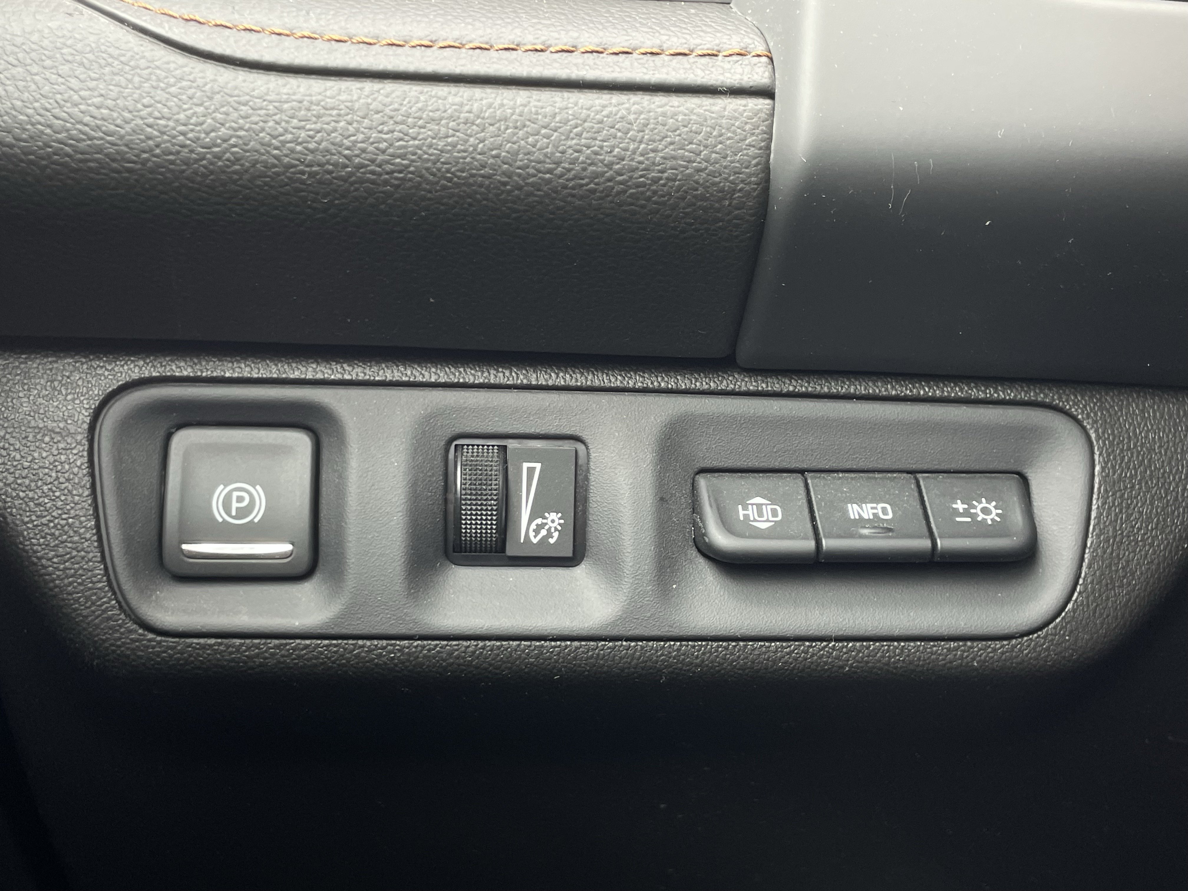 Used 2023 GMC Acadia AT4 w/ Technology Package AWD/4WD image 33