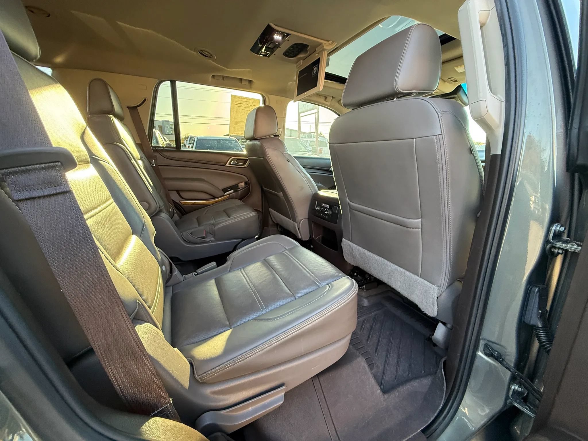 Used 2017 GMC Yukon Denali w/ Open Road Package AWD/4WD image 19