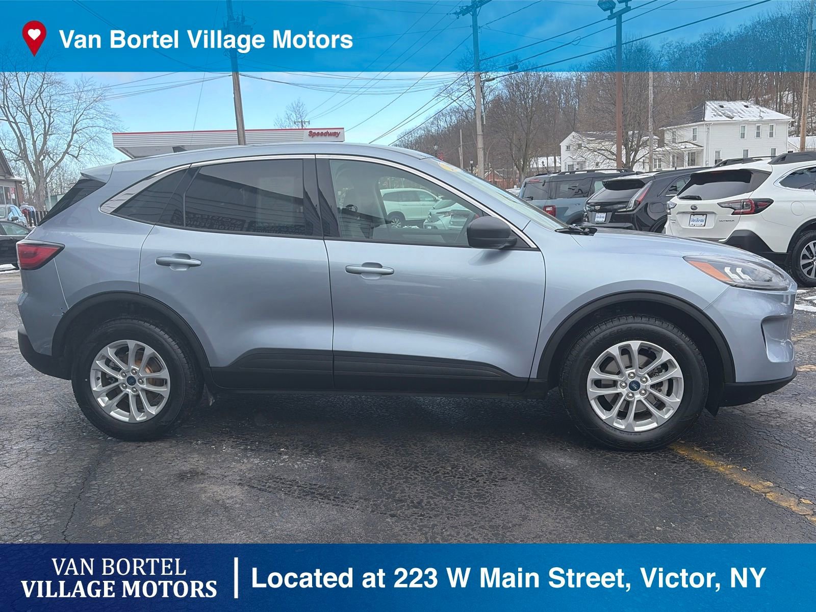 Used 2022 Ford Escape SE w/ Cold Weather Package image 5