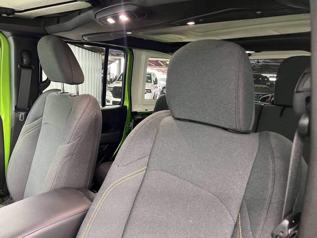 Used 2025 Jeep Wrangler Unlimited Sport AWD/4WD image 17