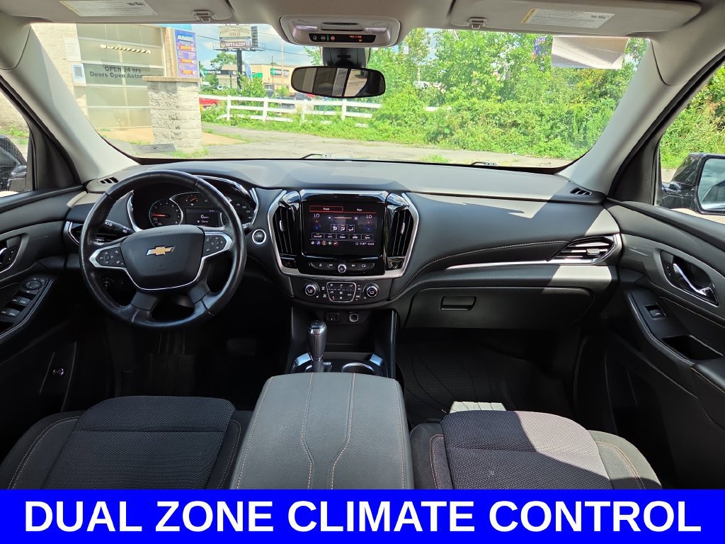 Used 2020 Chevrolet Traverse LT w/ Driver Confidence II Package AWD/4WD image 11