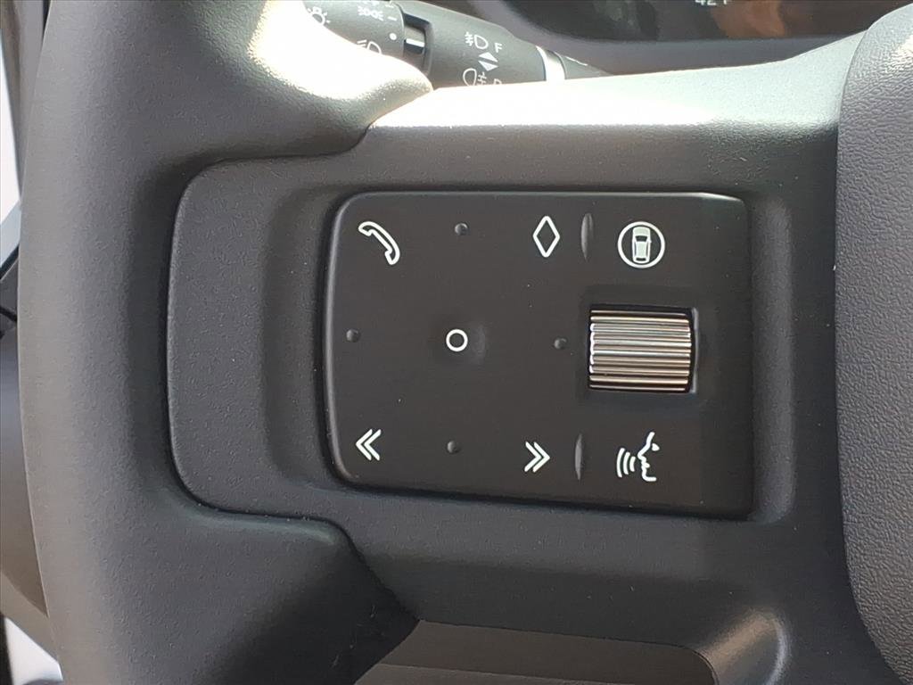 New 2026 Land Rover Defender 110 X-Dynamic SE image 16