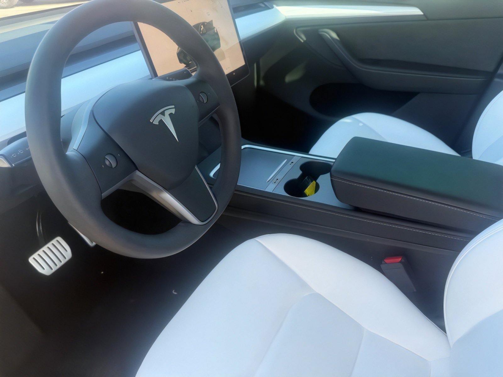 Used 2024 Tesla Model Y Performance image 19