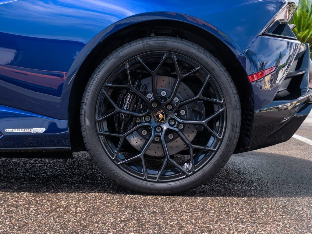 Used 2023 Lamborghini Huracan EVO RWD image 21