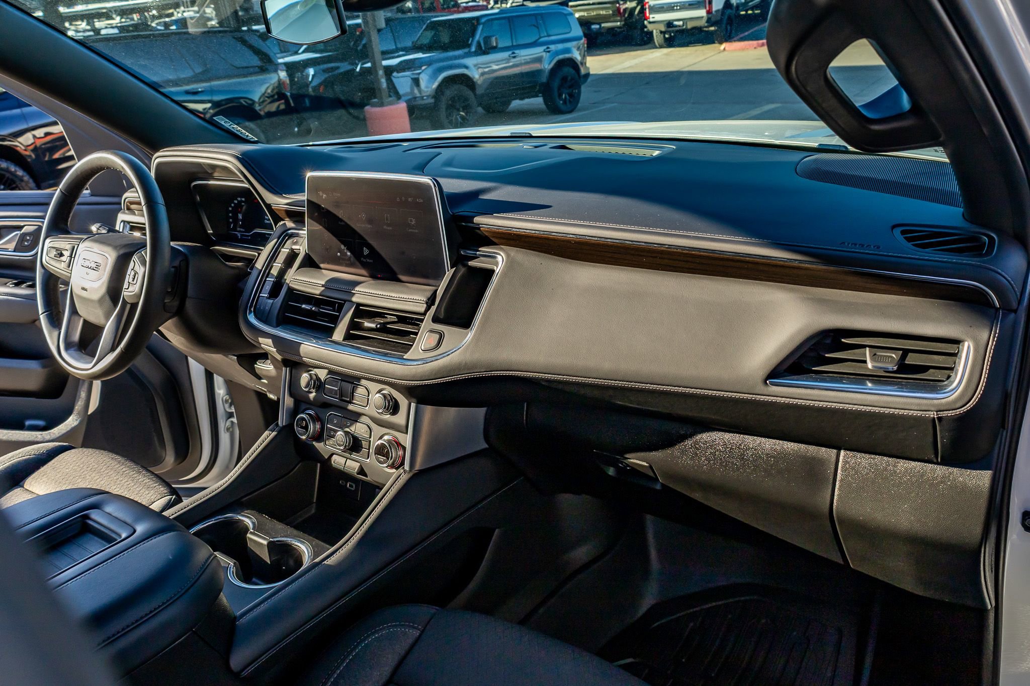 Used 2023 GMC Yukon SLE w/ Max Trailering Package image 17