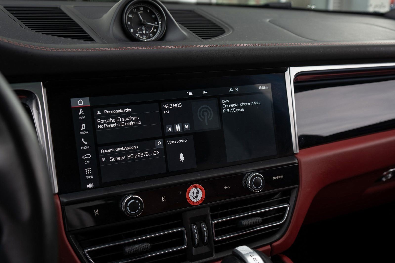 Used 2022 Porsche Macan S w/ Premium Package Plus image 45