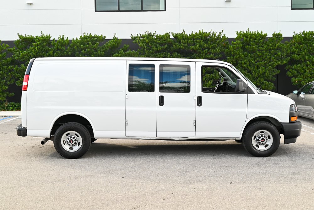 Used 2022 GMC Savana 3500 Extended w/ Driver Convenience Package RWD image 7