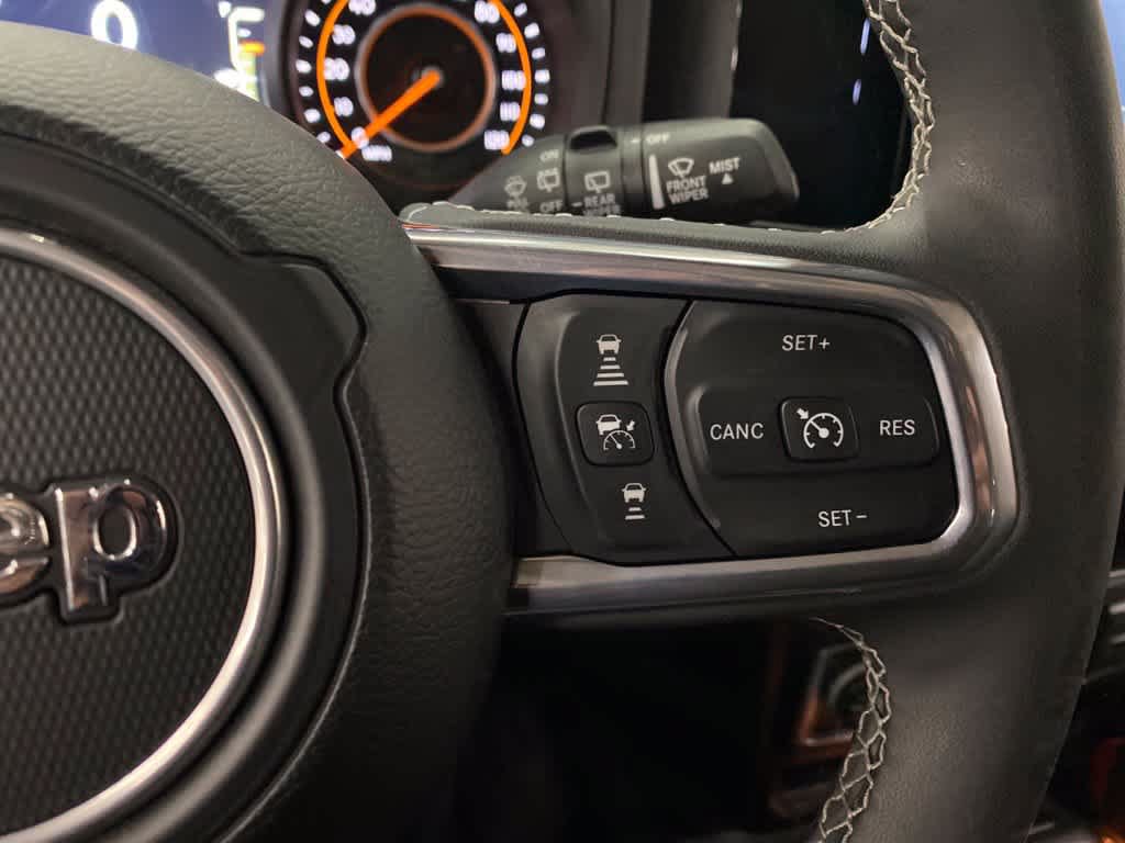 Used 2025 Jeep Wrangler Unlimited Sahara AWD/4WD image 21