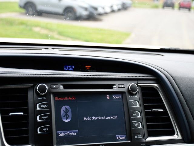 Used 2019 Toyota Highlander XLE FWD image 25