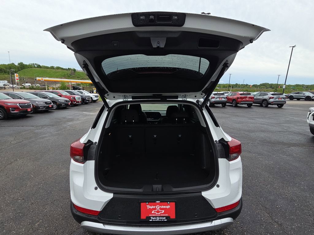 New 2026 Chevrolet TrailBlazer LT w/ Convenience Package FWD image 31