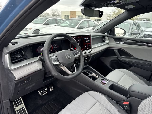 New 2026 Volkswagen Tiguan SE R-Line FWD image 10